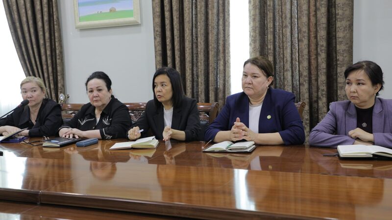 ÁHMIYETLI USHÍRASÍW: HAYAL SUDYALAR, SUD HÁM PROKURATURA BIR ORÍNǴA JÁMLENDI