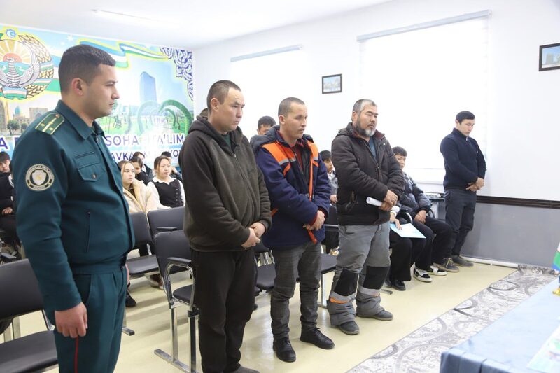 📣 Bugun Tomdi tumani Tomdibuloq ofyda joylashgan 12-sonli maktabda "Sayyor sud" oʻtkazildi.